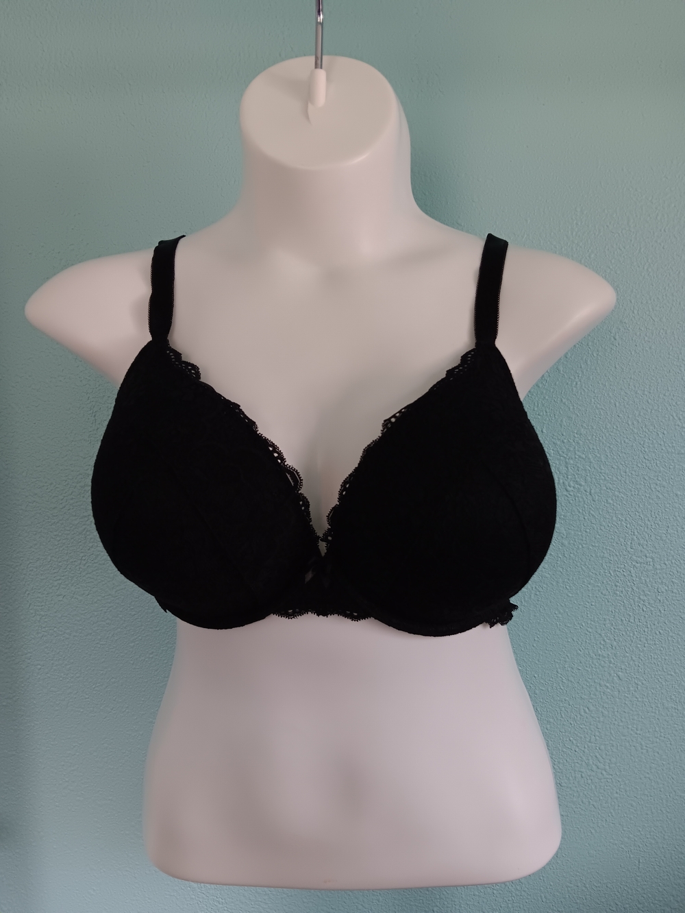 Torrid Black Lace Plunge Push-Up Bra Size 48C